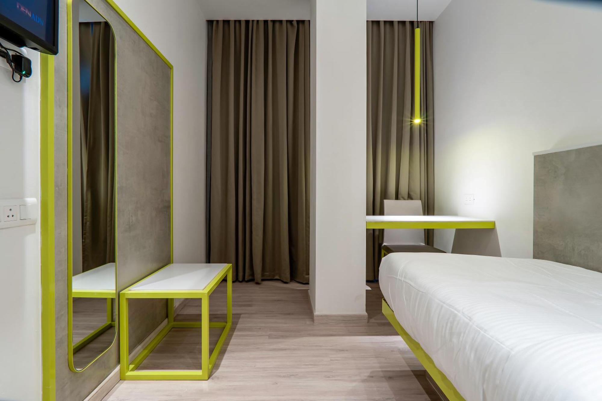 Hotel Le Roi Express Karol Bagh 델리 외부 사진