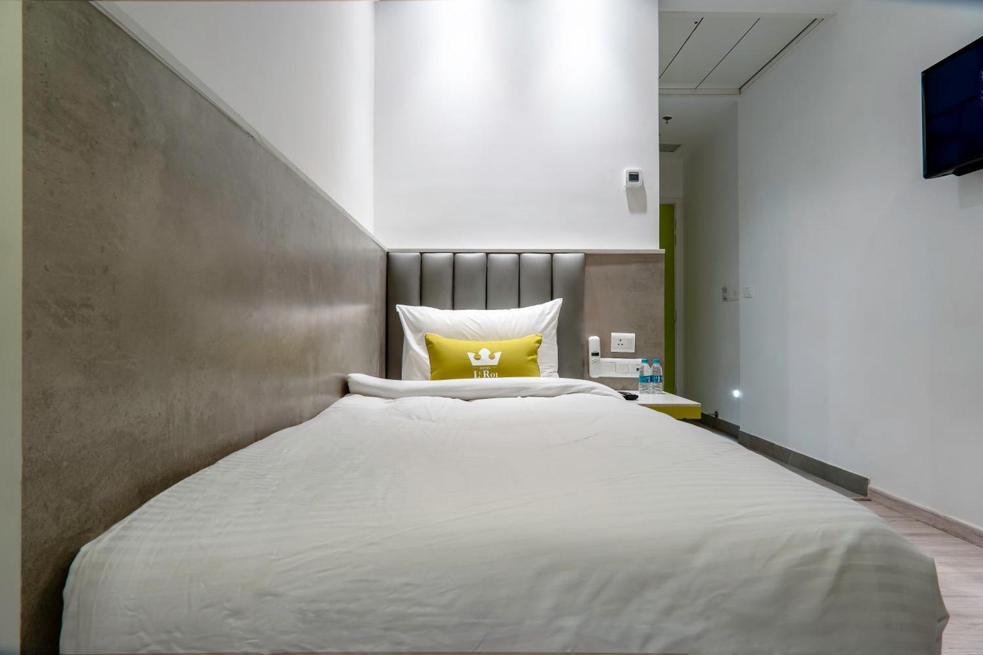 Hotel Le Roi Express Karol Bagh 델리 외부 사진