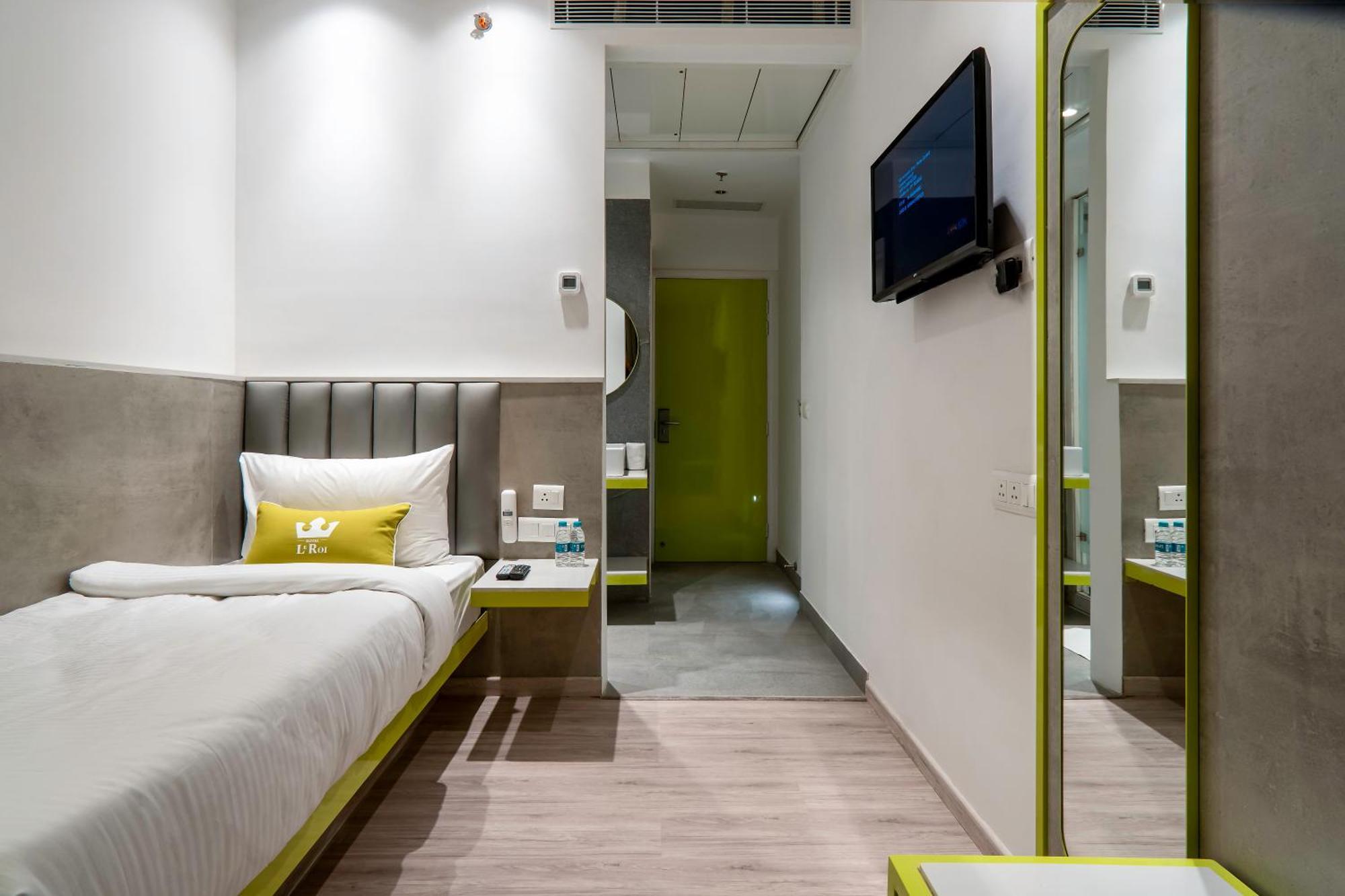 Hotel Le Roi Express Karol Bagh 델리 외부 사진