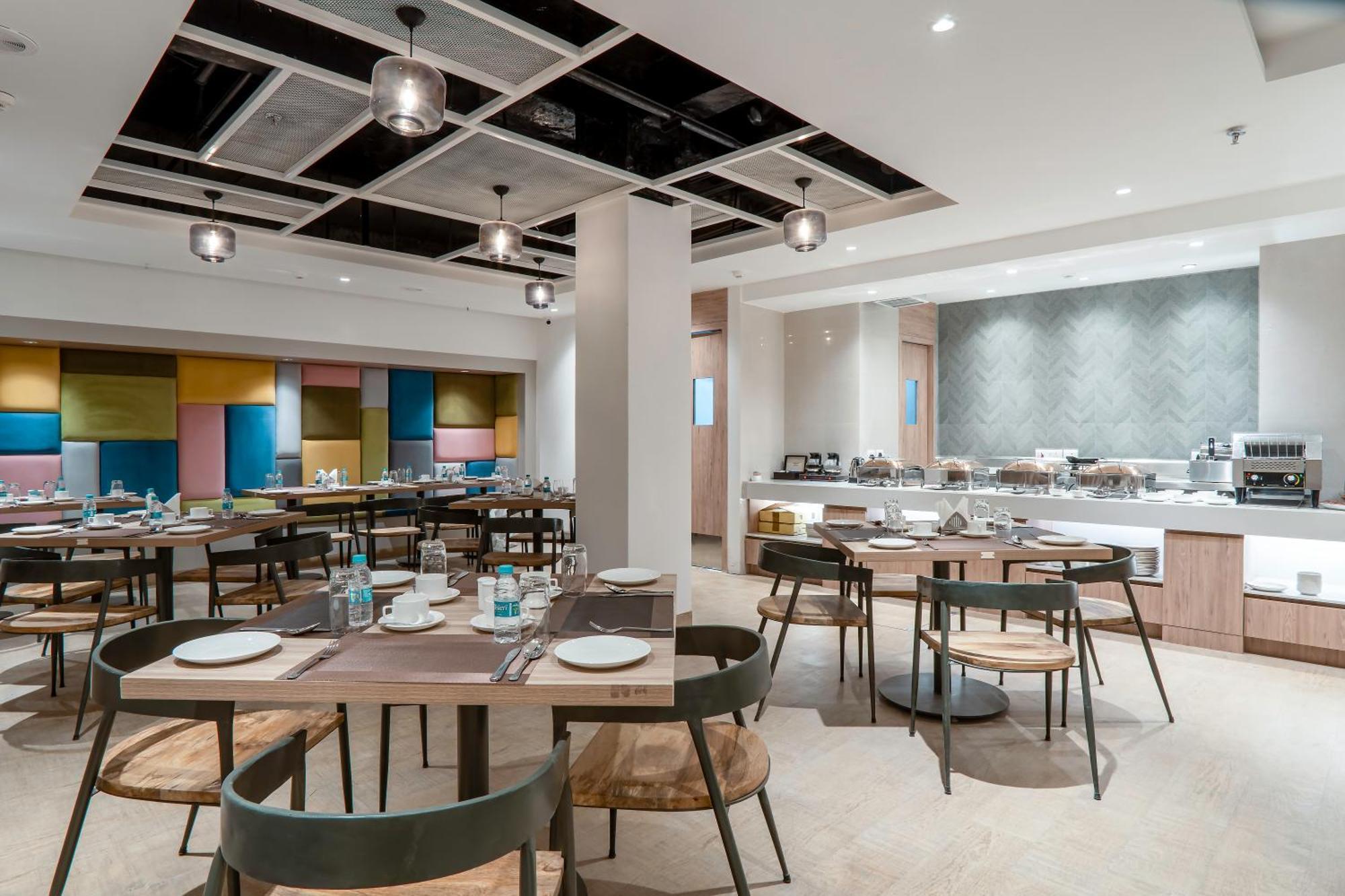 Hotel Le Roi Express Karol Bagh 델리 외부 사진