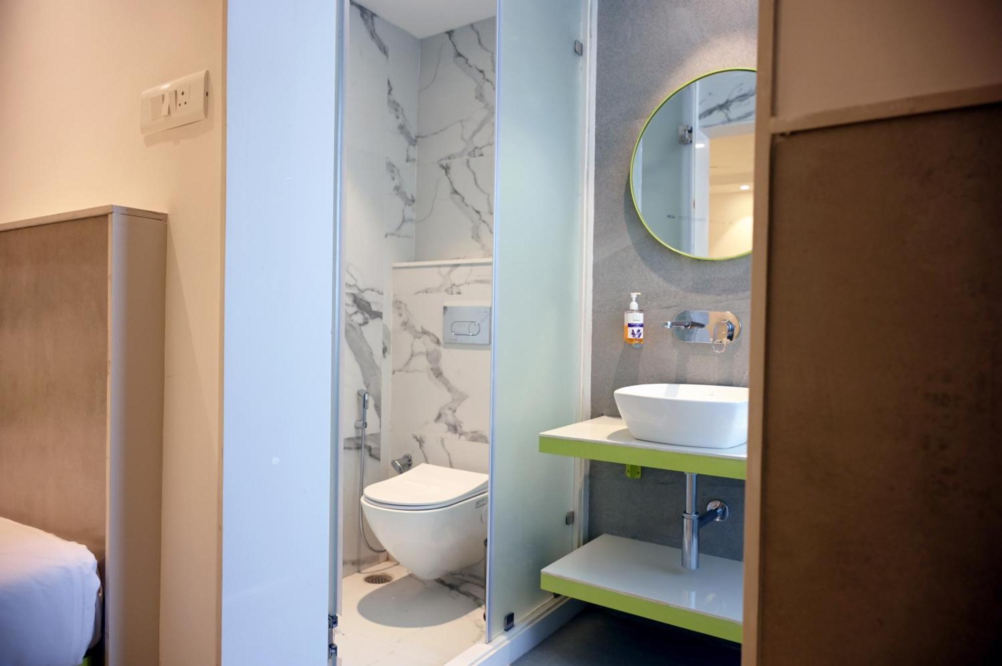 Hotel Le Roi Express Karol Bagh 델리 외부 사진